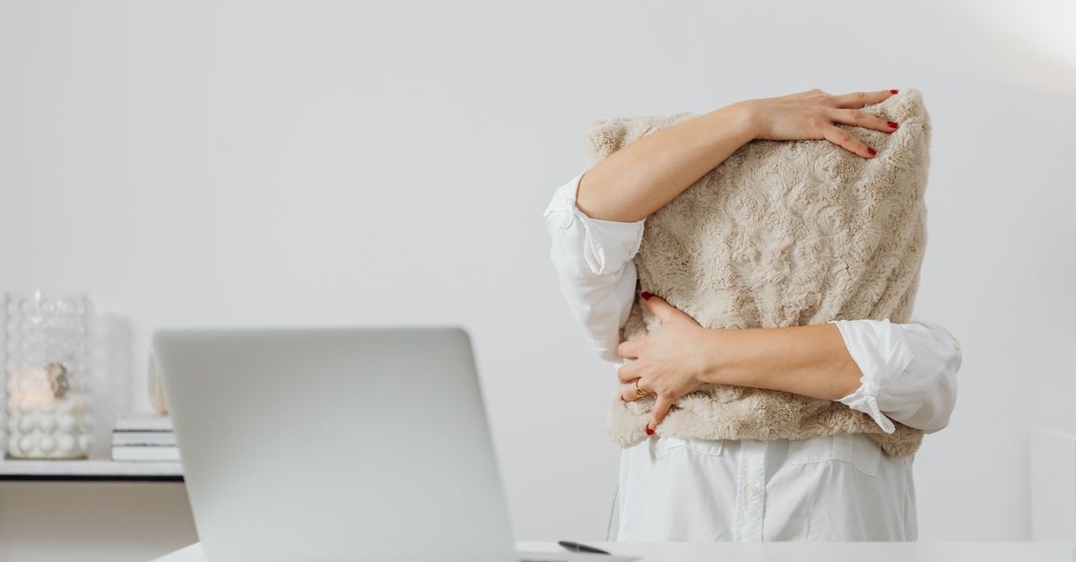 Renforcer sa confiance au bureau : les clés pour une estime solide au quotidien