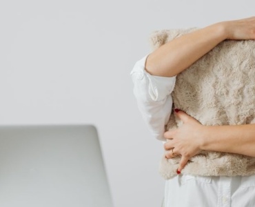 Renforcer sa confiance au bureau : les clés pour une estime solide au quotidien