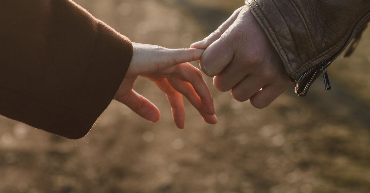 Préserver l’amour au quotidien : 10 gestes simples pour renforcer votre couple