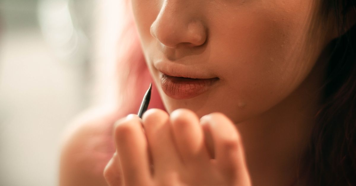 Le secret d’un contour des lèvres naturel : comment choisir et appliquer le bon crayon