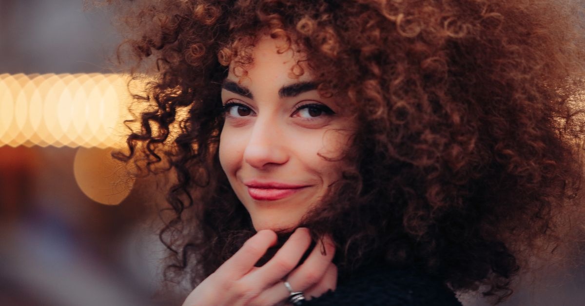 Cheveux bouclés en pleine forme : les meilleurs humectants pour des boucles hydratées et rebondies