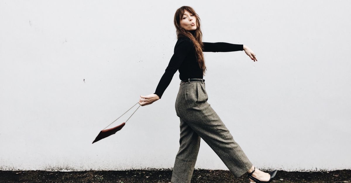 Looks malins pour petites silhouettes : astuces pour paraître plus grande avec style