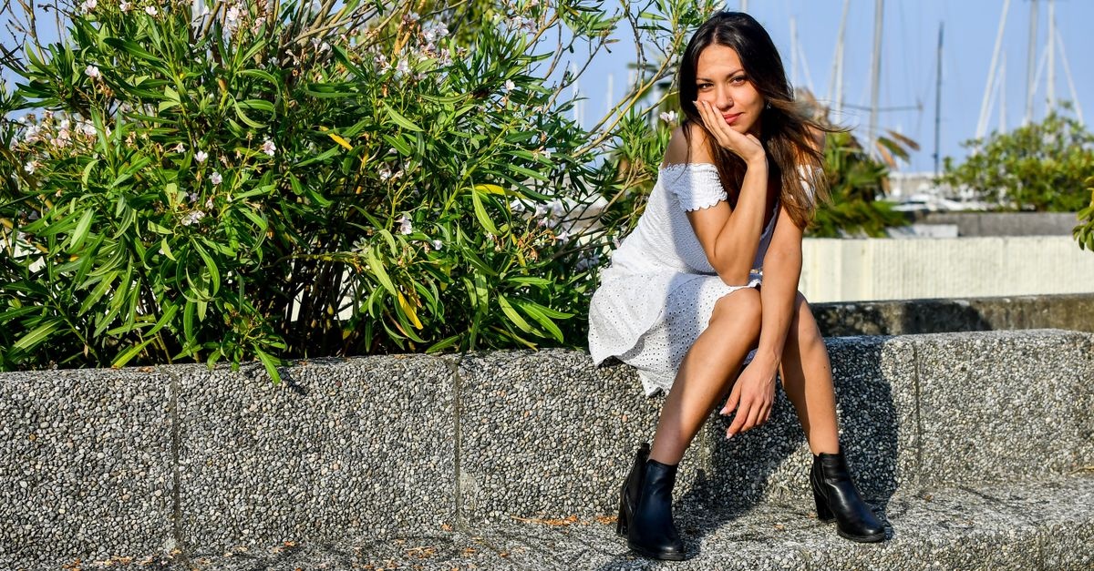 Comment composer un look irrésistible autour d’une robe : idées, accessoires et astuces