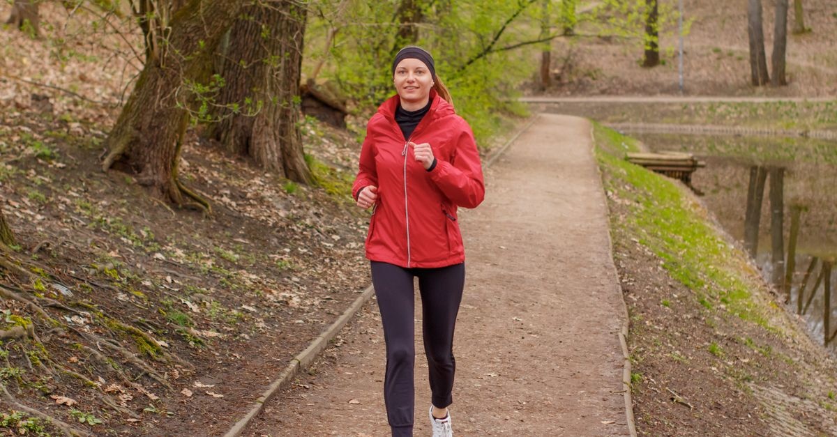 Quelle tenue choisir pour marcher avec style ? Le guide pratique pour femmes