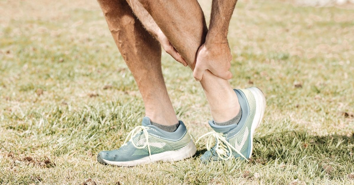 Crampes aux jambes : 10 causes fréquentes et comment les éviter