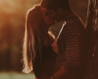 Quand l’amour devient calme : peut-on aimer sans la fièvre de la passion ?